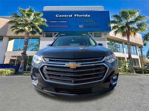 Used 2021 Chevrolet Traverse LT w/ LT Premium Package image 3