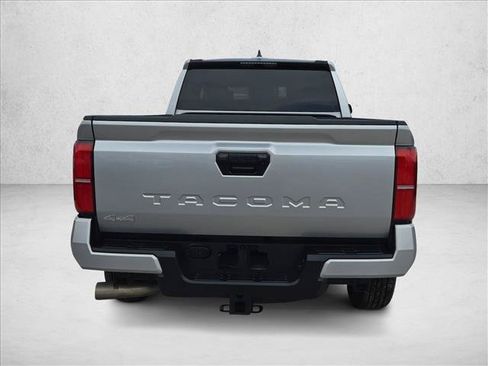 Used 2025 Toyota Tacoma SR5 AWD/4WD image 7