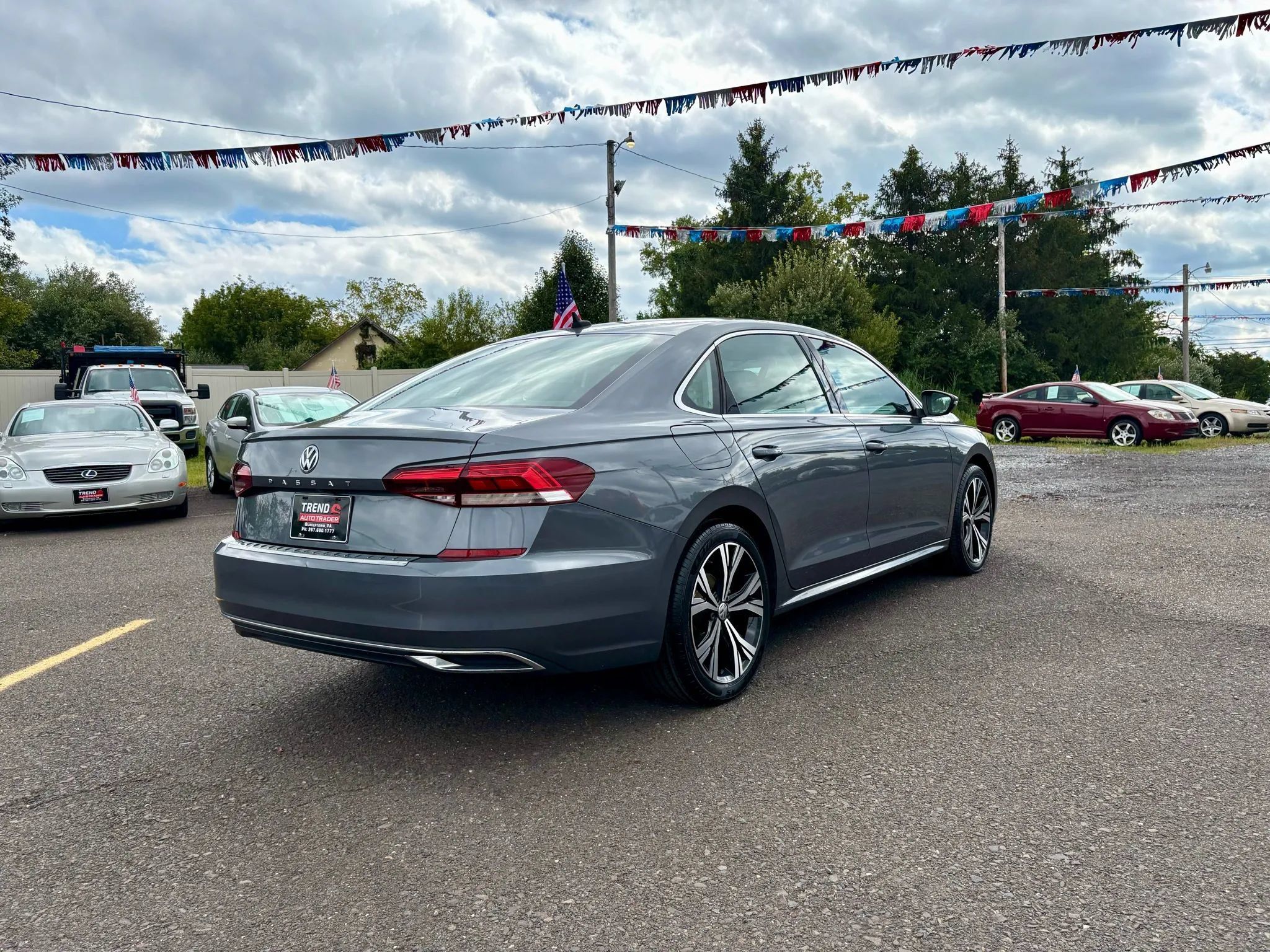 Used 2021 Volkswagen Passat 2.0T SE FWD image 5