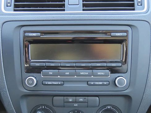 Used 2014 Volkswagen Jetta S image 18