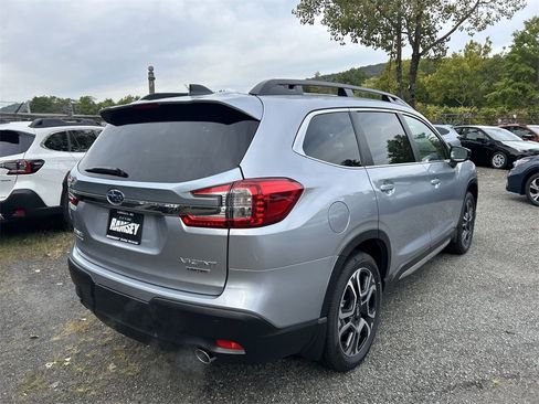 New 2025 Subaru Ascent Limited image 8