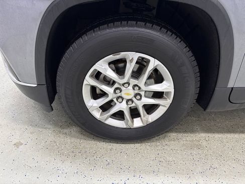 Used 2020 Chevrolet Traverse LT AWD/4WD image 11