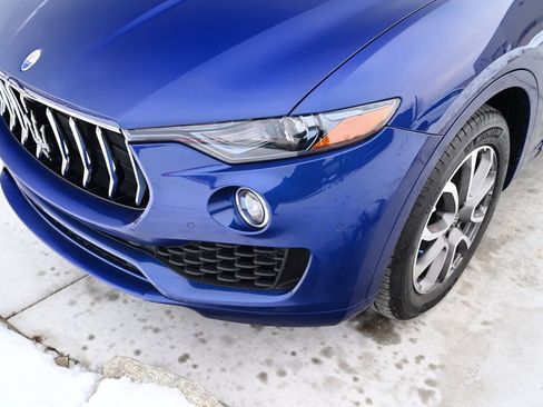 Used 2020 Maserati Levante image 10
