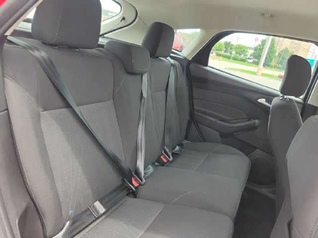 Used 2015 Ford Focus SE w/ Reverse Sensing Package FWD image 23