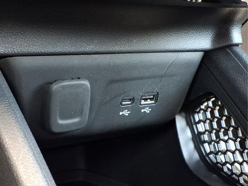 Used 2025 Chevrolet TrailBlazer LT FWD image 16