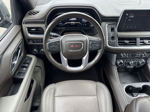 Used 2023 GMC Yukon XL SLT image 28