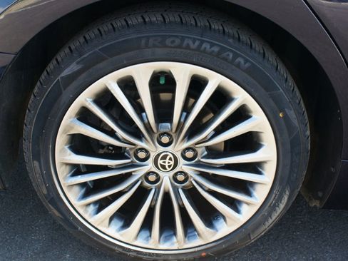 Used 2021 Toyota Avalon Limited image 26