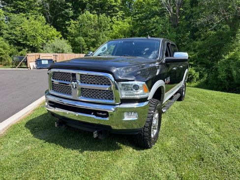 Used 2015 RAM 2500 Laramie AWD/4WD image 2