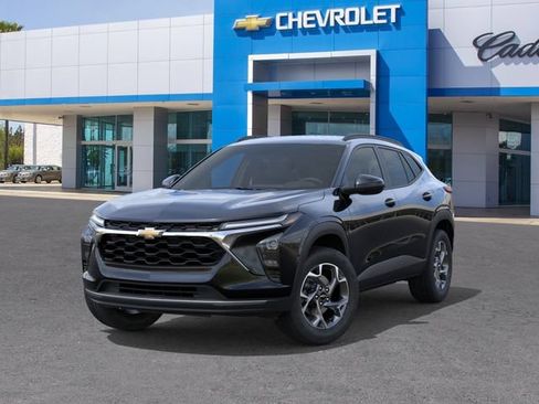 New 2026 Chevrolet Trax LT w/ Driver Confidence Package FWD image 32