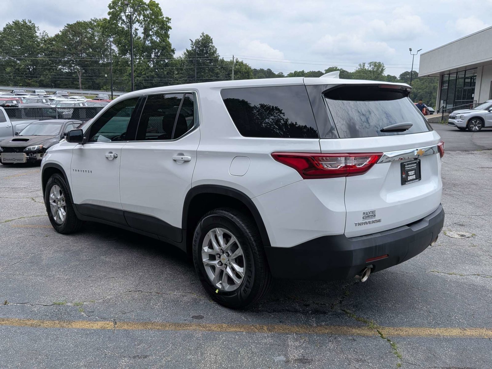 Used 2021 Chevrolet Traverse LS FWD image 7