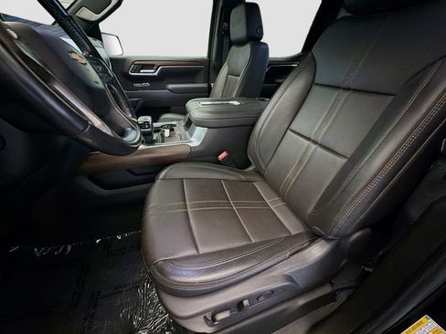 Used 2022 Chevrolet Silverado 1500 High Country w/ High Country Premium Package image 11