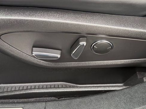 Used 2023 Lincoln Nautilus Reserve image 19