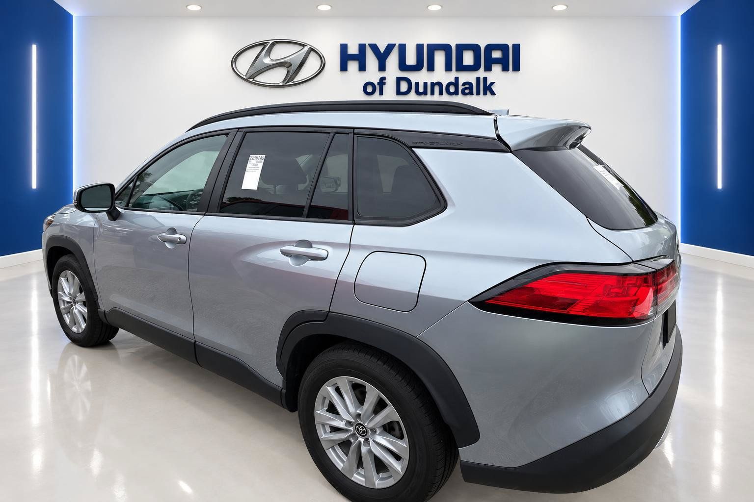 Used 2022 Toyota Corolla Cross LE AWD/4WD image 2