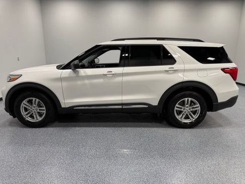 Certified 2023 Ford Explorer XLT w/ Equipment Group 202A RWD image 8