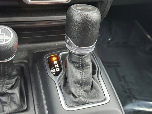 Used 2023 Jeep Wrangler Sport image 27