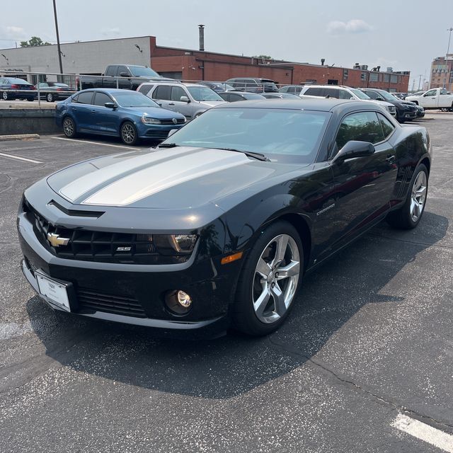 Used 2010 Chevrolet Camaro SS w/ RS Package RWD image 9