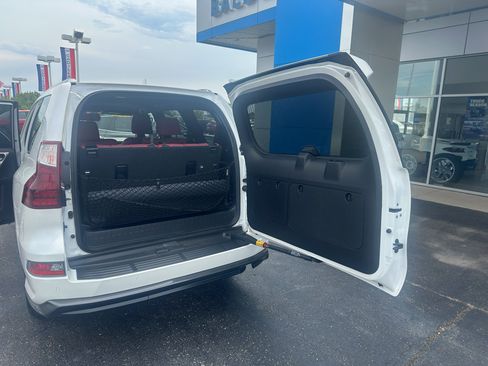 Used 2020 Lexus GX 460 Premium image 11