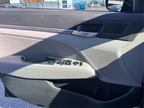 Used 2020 Hyundai Elantra SEL image 20