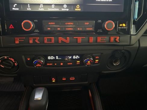 Used 2025 Nissan Frontier PRO-4X w/ Black Accent Package image 21