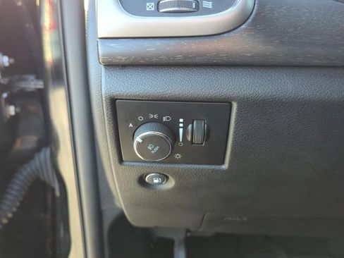 Used 2018 Jeep Grand Cherokee Laredo image 12