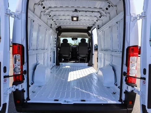 New 2024 RAM ProMaster 3500 w/ Quick Order Package 22H SLT+ image 21