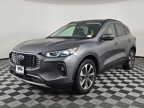 Used 2024 Ford Escape Platinum image 7