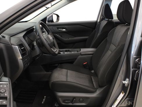 Used 2025 Nissan Rogue SV FWD image 10