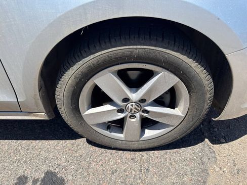 Used 2011 Volkswagen Jetta TDI FWD image 15