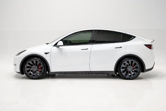 Used 2022 Tesla Model Y Performance AWD/4WD image 19
