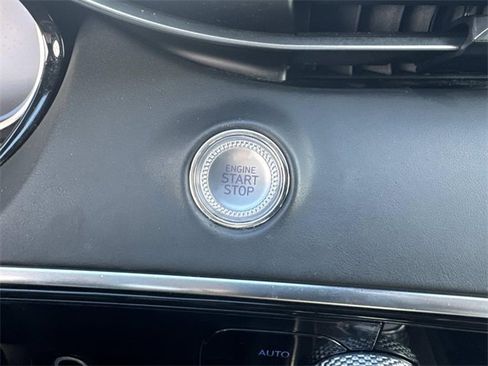 Used 2025 Genesis GV70 2.5T image 24