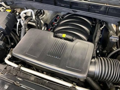 Used 2025 Chevrolet Silverado 1500 LT AWD/4WD image 32