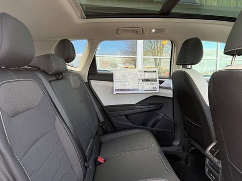 New 2026 Volkswagen Taos SE AWD/4WD image 5