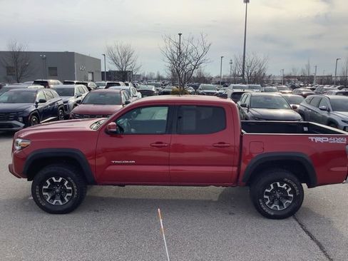 Used 2021 Toyota Tacoma TRD Off-Road AWD/4WD image 8