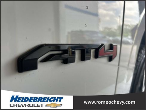 Used 2024 GMC Yukon AT4 w/ Technology Package AWD/4WD image 39