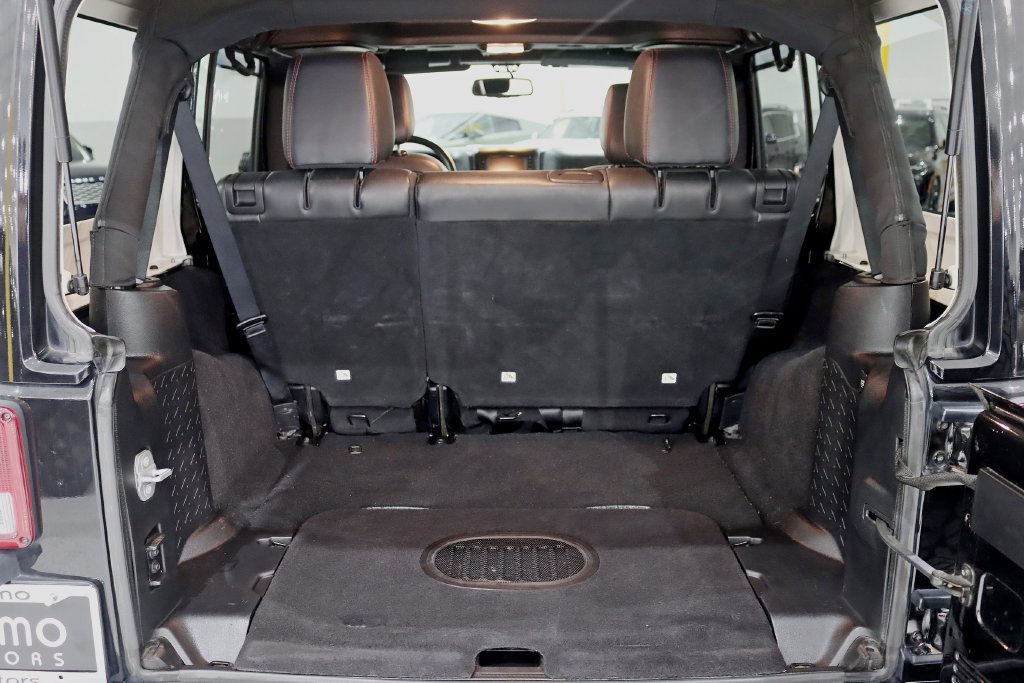 Used 2016 Jeep Wrangler Unlimited Rubicon AWD/4WD image 35