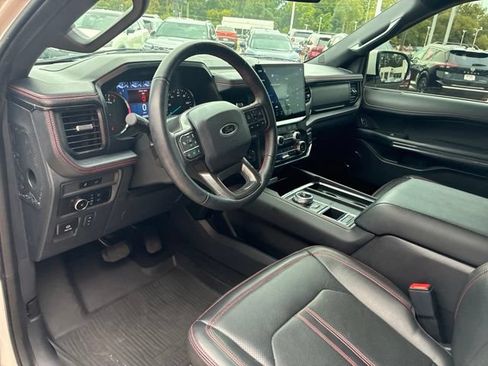 Used 2023 Ford Expedition Limited RWD image 18