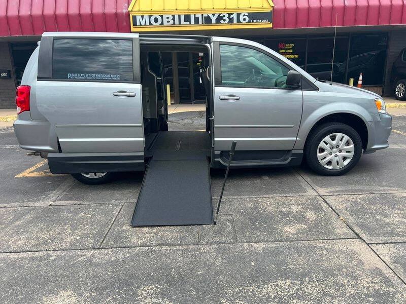 Used 2017 Dodge Grand Caravan SE w/ Power Window Group FWD image 59
