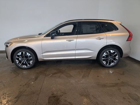 Used 2026 Volvo XC60 B5 Plus w/ Climate Package AWD/4WD image 3