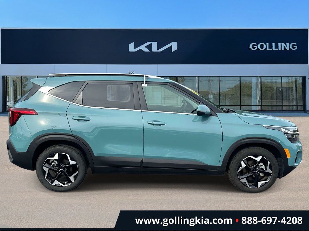 Certified 2026 Kia Seltos EX FWD image 2