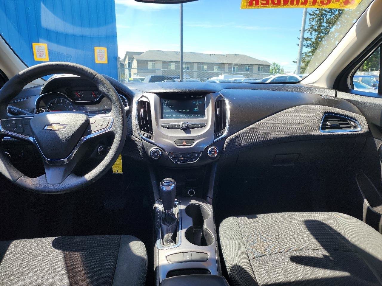 Used 2017 Chevrolet Cruze LT FWD image 15