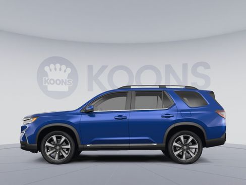 Used 2023 Honda Pilot Touring image 2