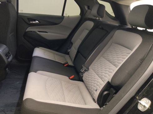 Used 2021 Chevrolet Equinox LS w/ LS Convenience Package FWD image 18