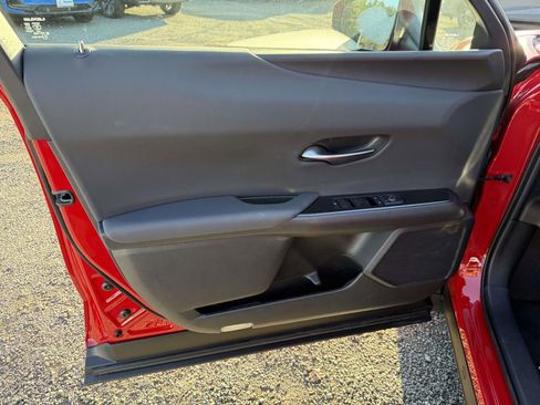 Used 2025 Lexus UX 300h AWD image 15