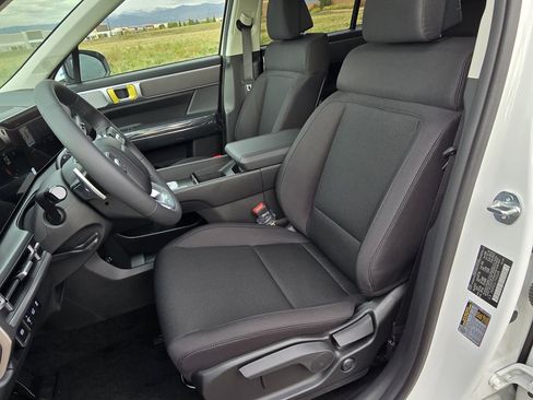 New 2025 Hyundai Santa Fe SE image 13