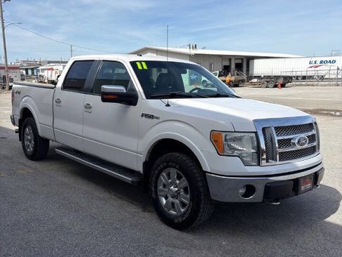 Used 2011 Ford F150 Lariat w/ Lariat Chrome Pkg image 2