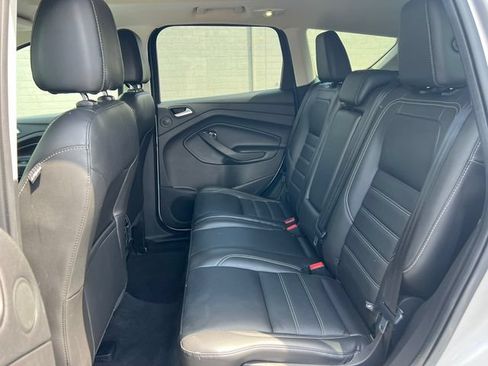 Used 2017 Ford Escape SE w/ SE Leather Comfort Package FWD image 5