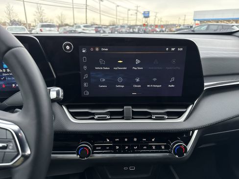 Used 2026 Chevrolet Equinox LT w/ Convenience Package II image 13