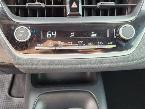 Used 2024 Toyota Corolla SE image 18
