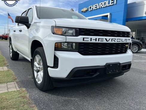Used 2020 Chevrolet Silverado 1500 Custom w/ Custom Value Package image 1