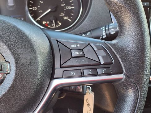 Used 2020 Nissan Rogue S FWD image 29